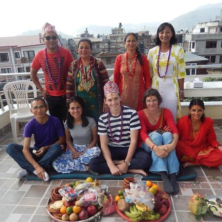 Shine Homestay Famille Francophone - Shine Home And Apartment Kathmandu Bagian luar foto
