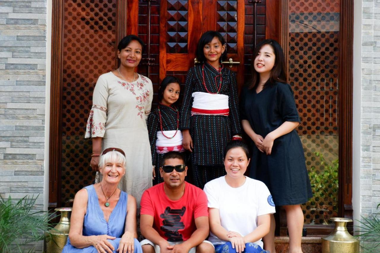 Shine Homestay Famille Francophone - Shine Home And Apartment Kathmandu Bagian luar foto