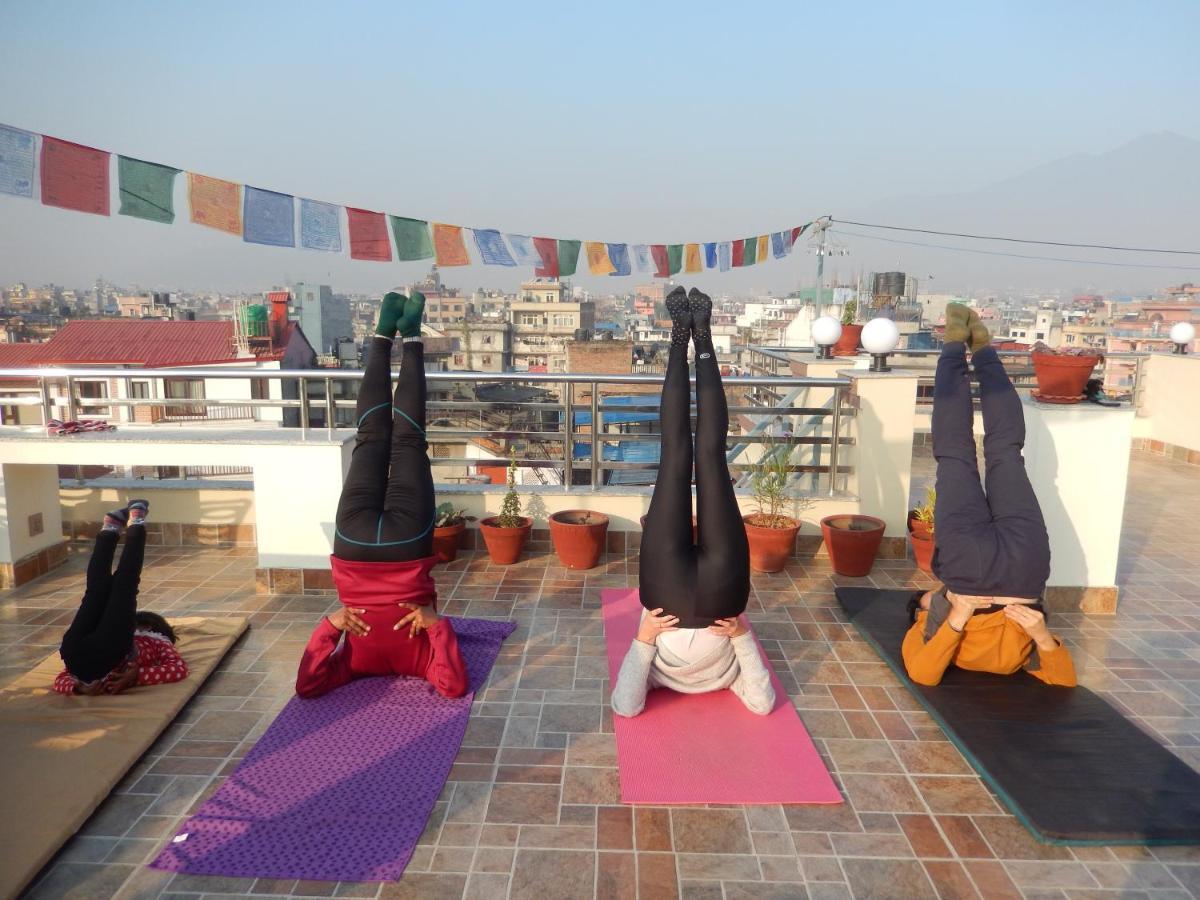 Shine Homestay Famille Francophone - Shine Home And Apartment Kathmandu Bagian luar foto