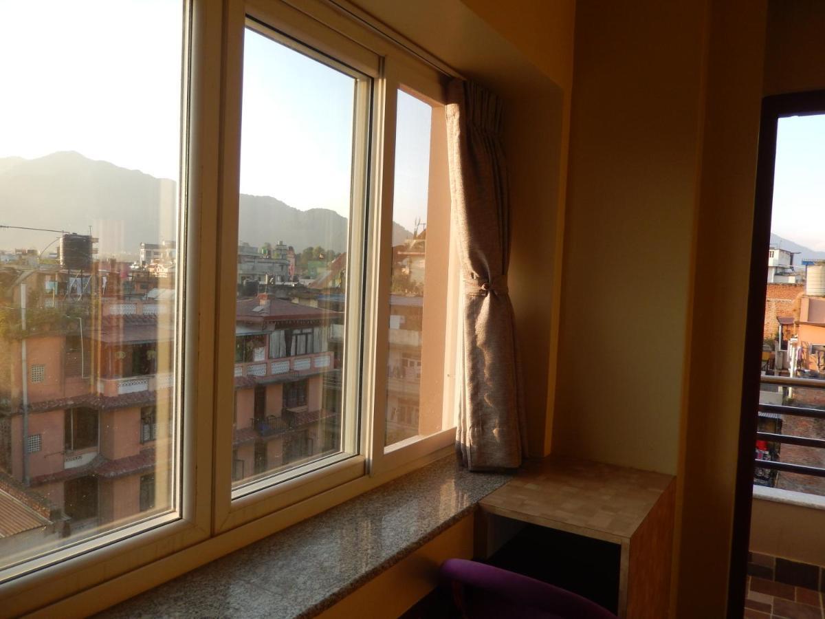 Shine Homestay Famille Francophone - Shine Home And Apartment Kathmandu Bagian luar foto
