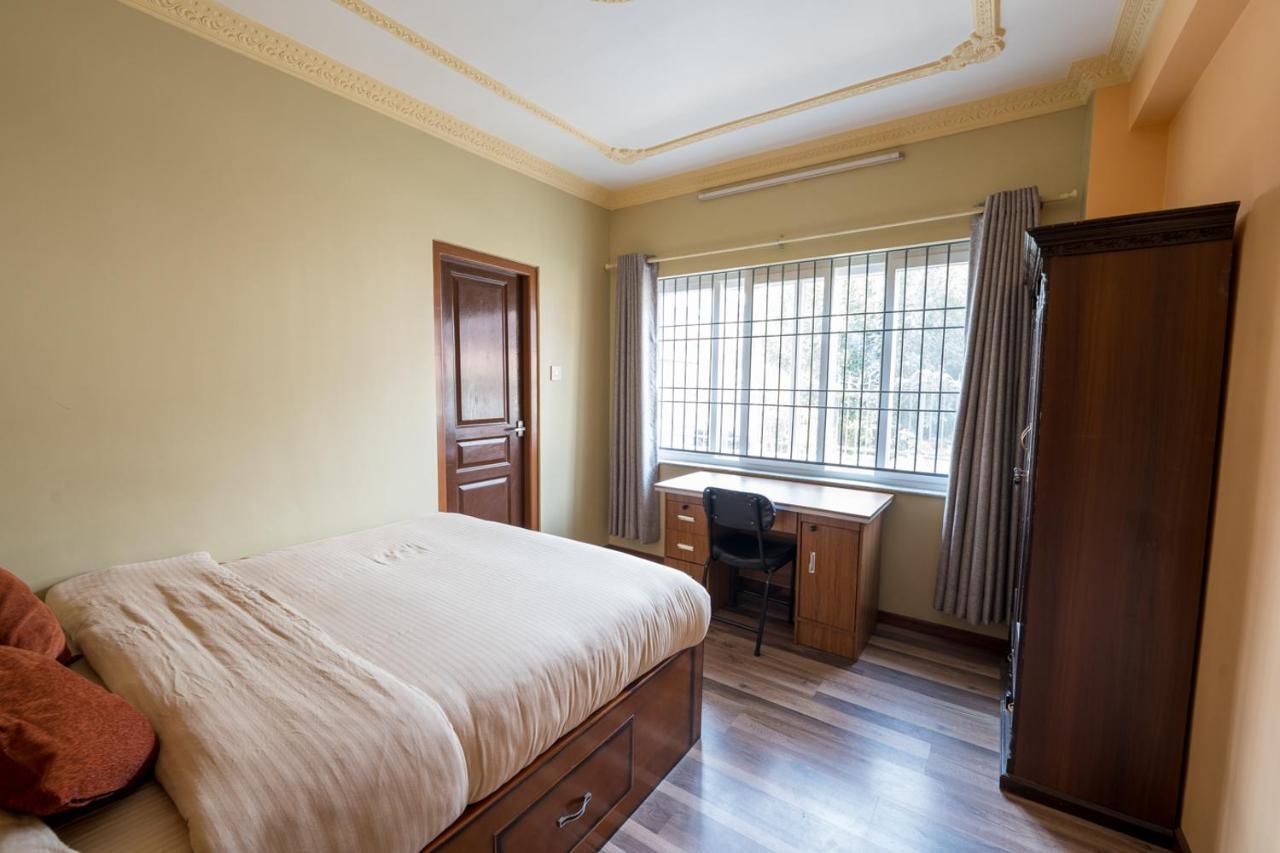Shine Homestay Famille Francophone - Shine Home And Apartment Kathmandu Bagian luar foto