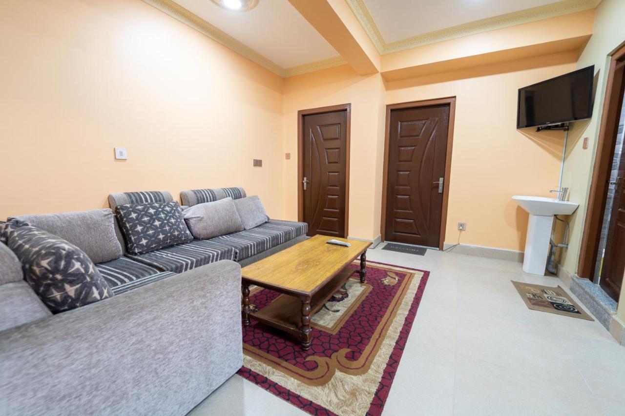 Shine Homestay Famille Francophone - Shine Home And Apartment Kathmandu Bagian luar foto