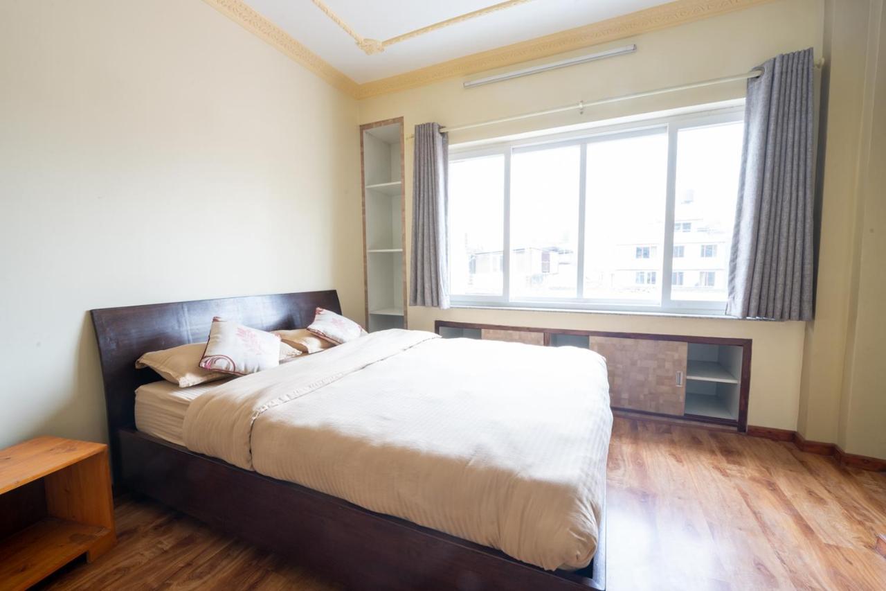 Shine Homestay Famille Francophone - Shine Home And Apartment Kathmandu Bagian luar foto