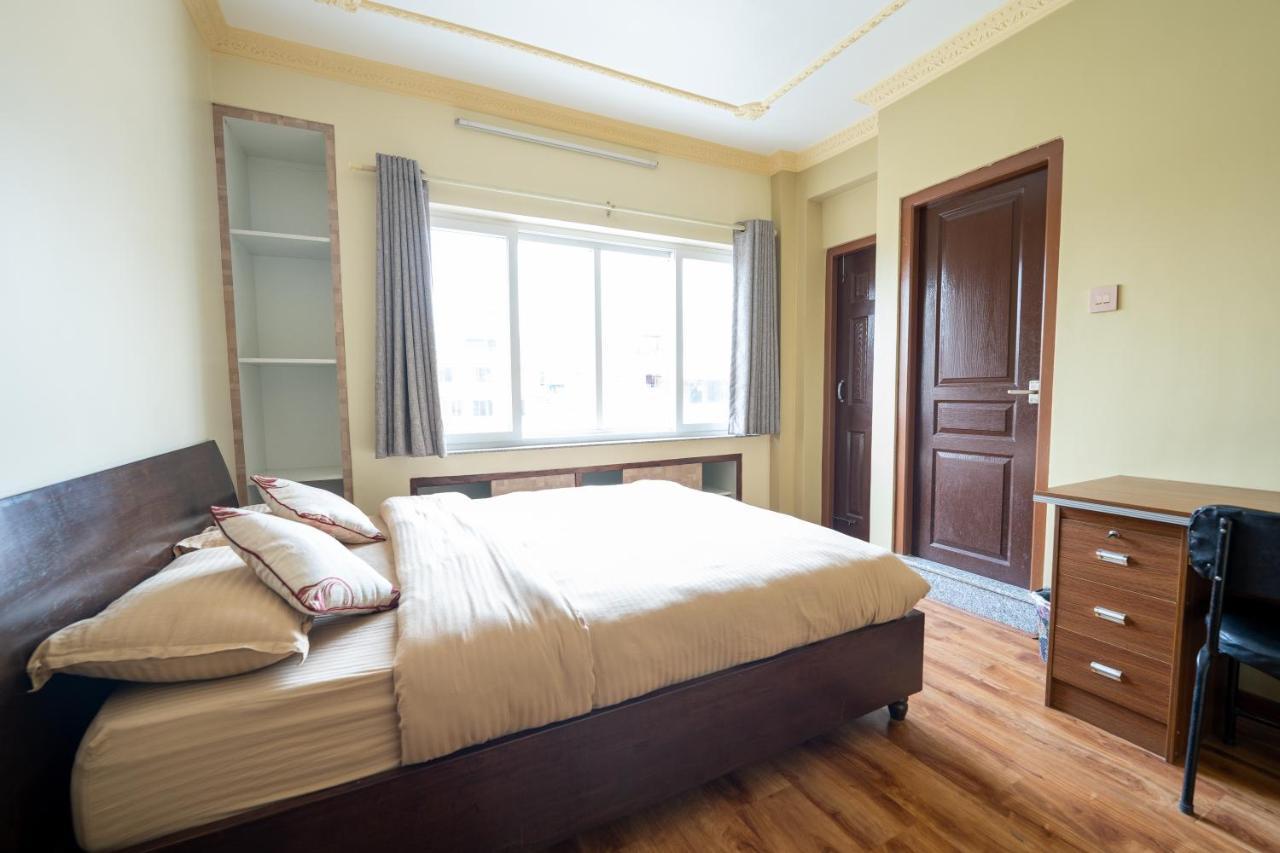 Shine Homestay Famille Francophone - Shine Home And Apartment Kathmandu Bagian luar foto