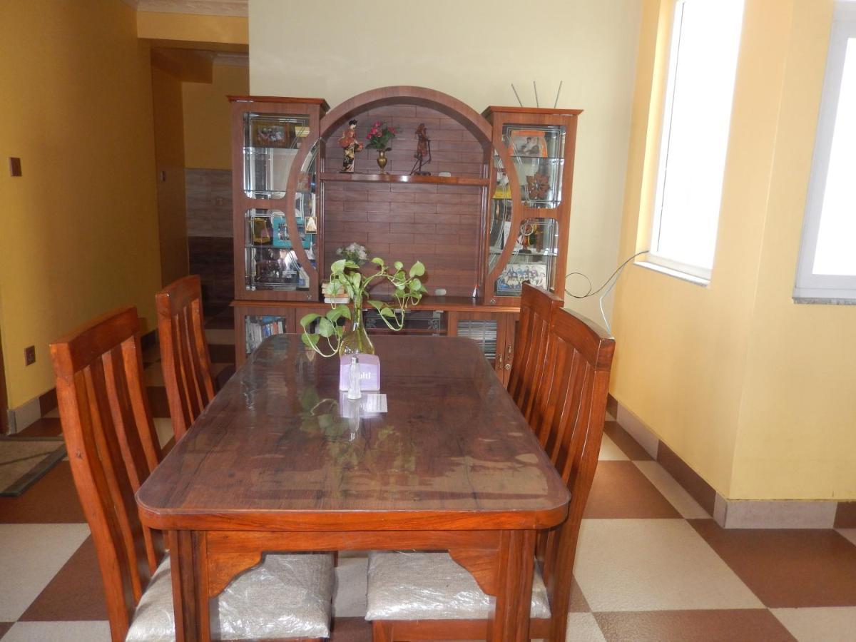 Shine Homestay Famille Francophone - Shine Home And Apartment Kathmandu Bagian luar foto