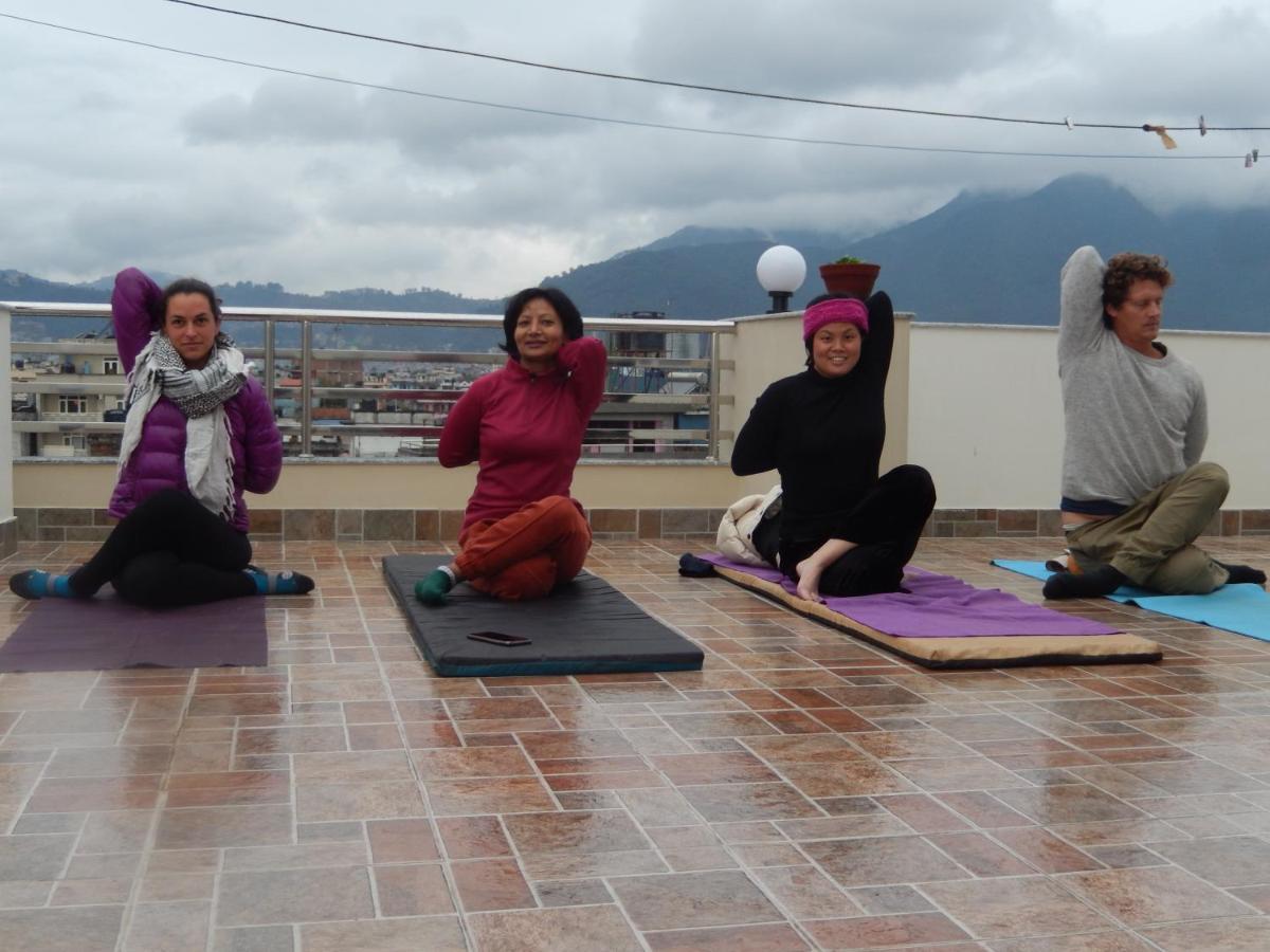 Shine Homestay Famille Francophone - Shine Home And Apartment Kathmandu Bagian luar foto