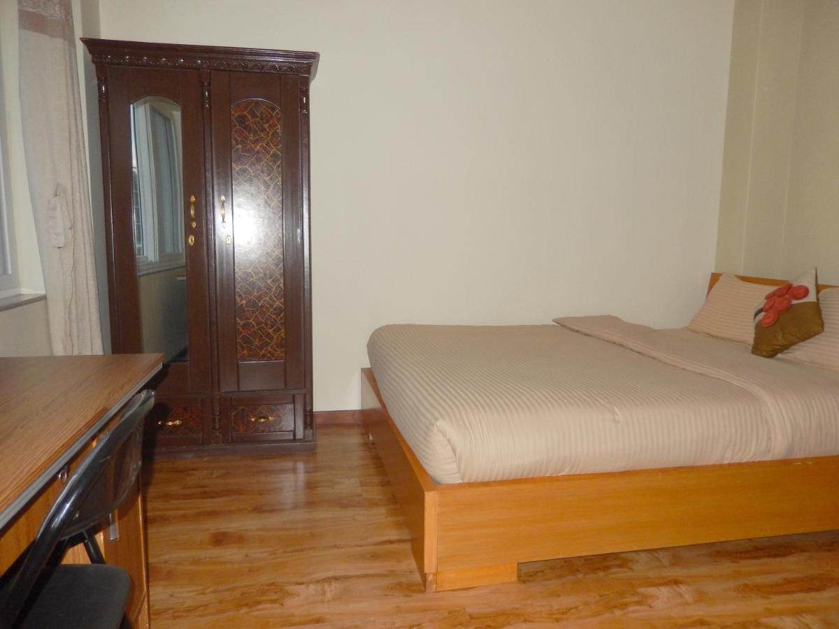 Shine Homestay Famille Francophone - Shine Home And Apartment Kathmandu Bagian luar foto