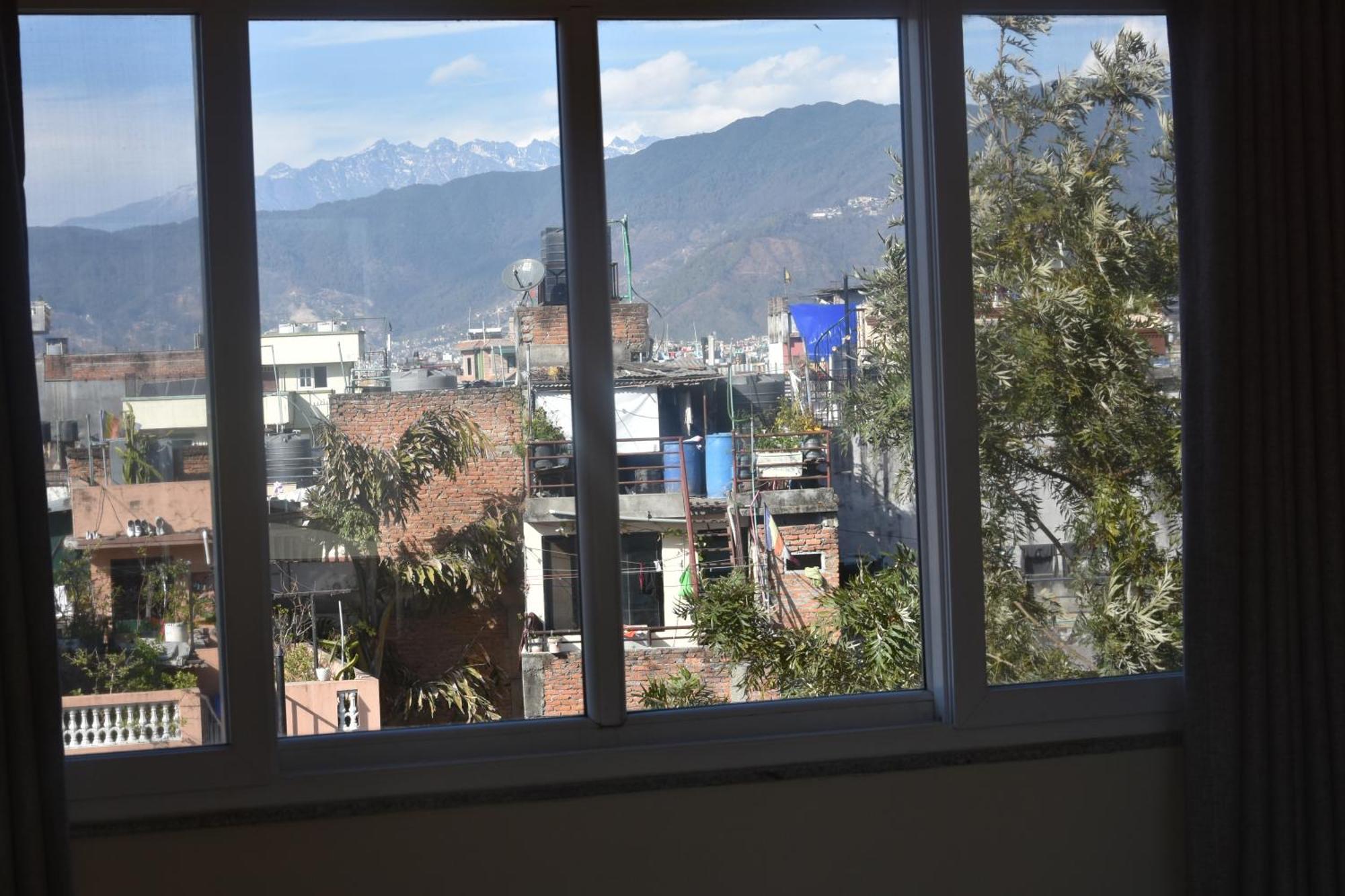 Shine Homestay Famille Francophone - Shine Home And Apartment Kathmandu Bagian luar foto