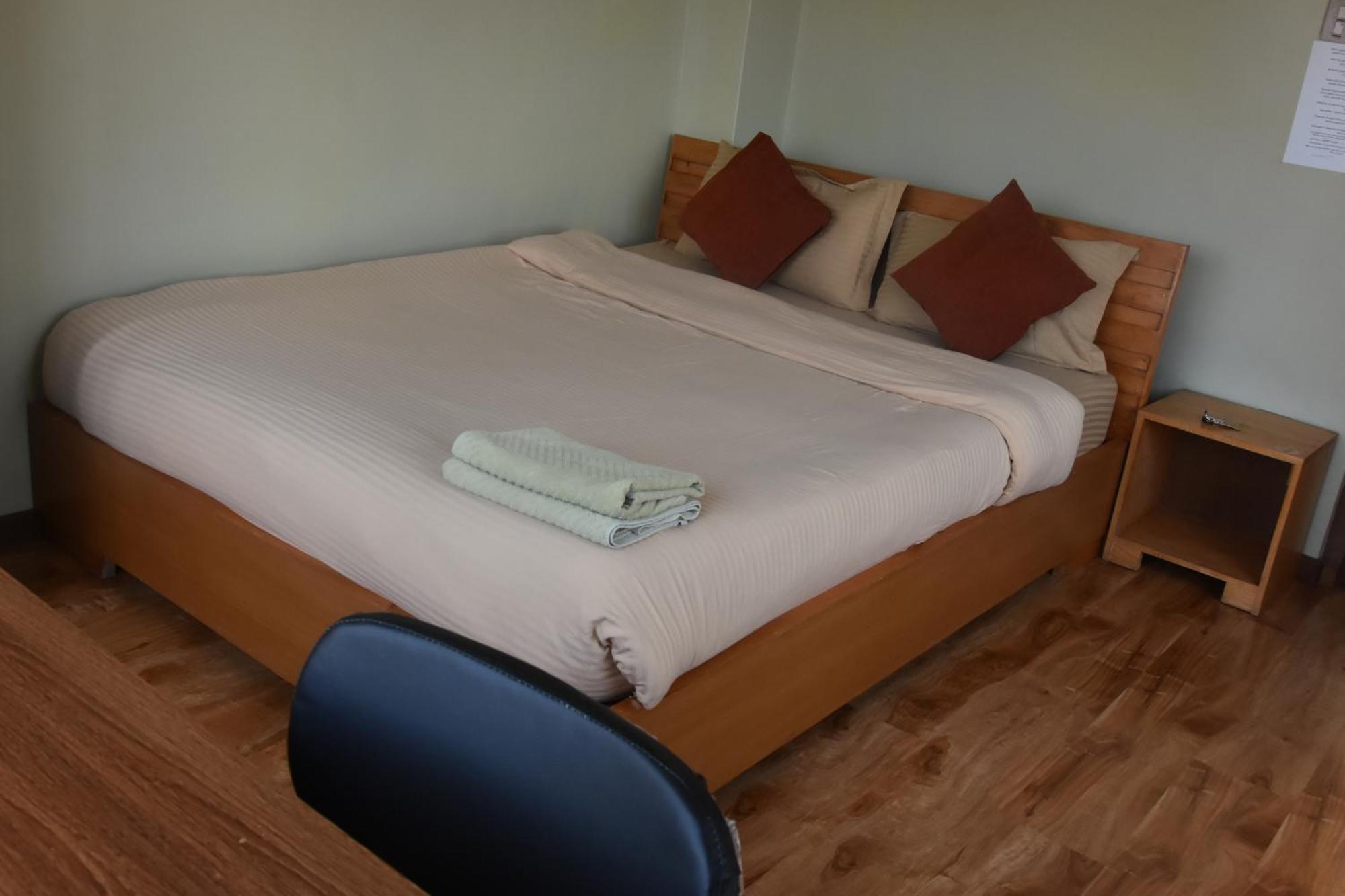 Shine Homestay Famille Francophone - Shine Home And Apartment Kathmandu Bagian luar foto