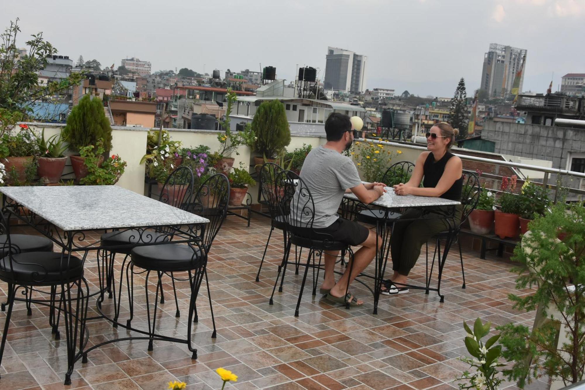 Shine Homestay Famille Francophone - Shine Home And Apartment Kathmandu Bagian luar foto