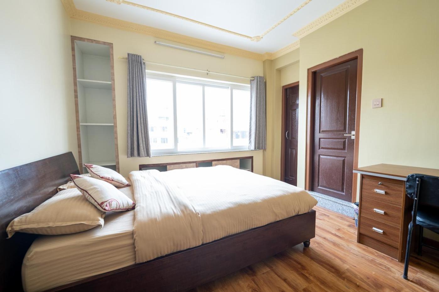 Shine Homestay Famille Francophone - Shine Home And Apartment Kathmandu Bagian luar foto