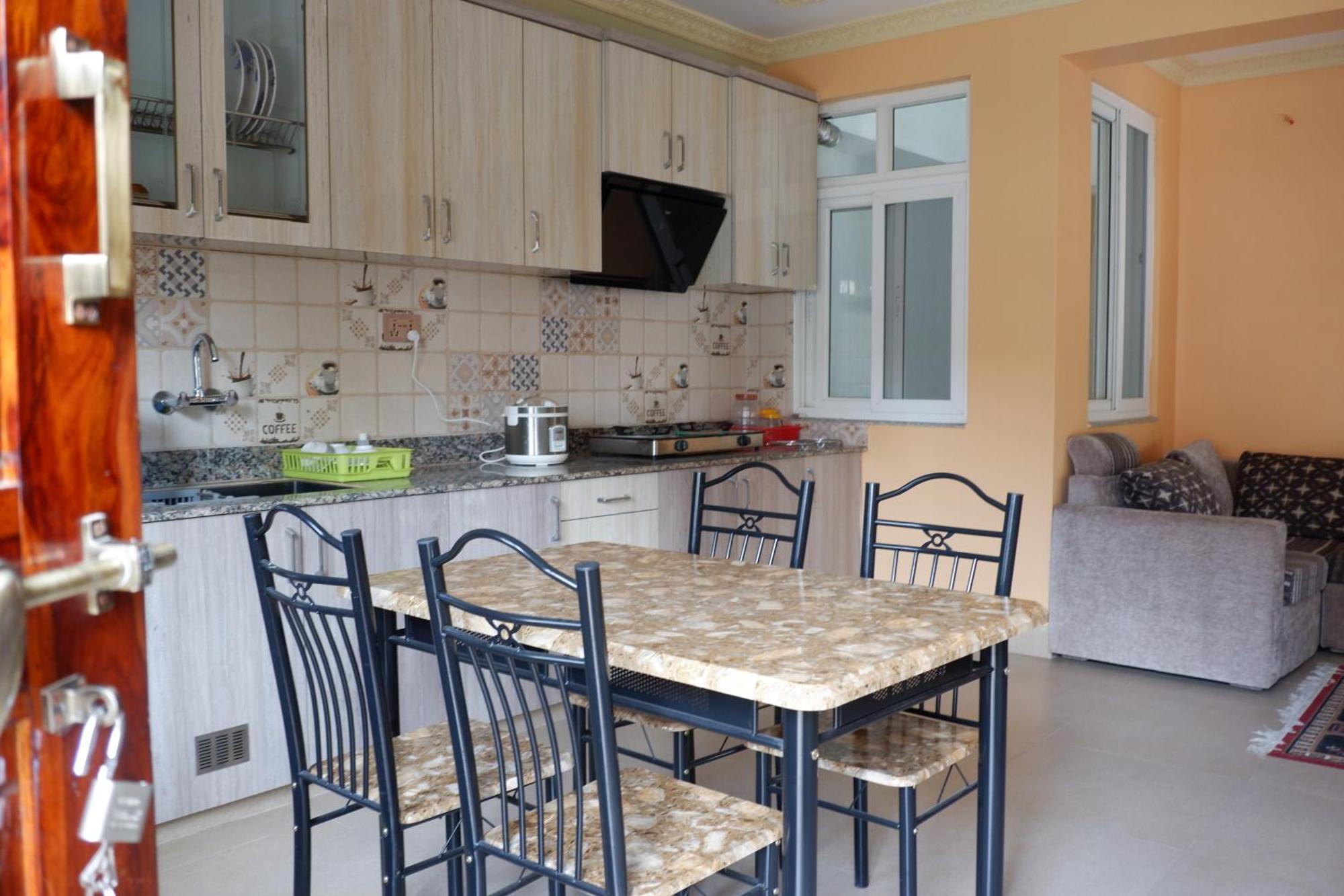 Shine Homestay Famille Francophone - Shine Home And Apartment Kathmandu Bagian luar foto