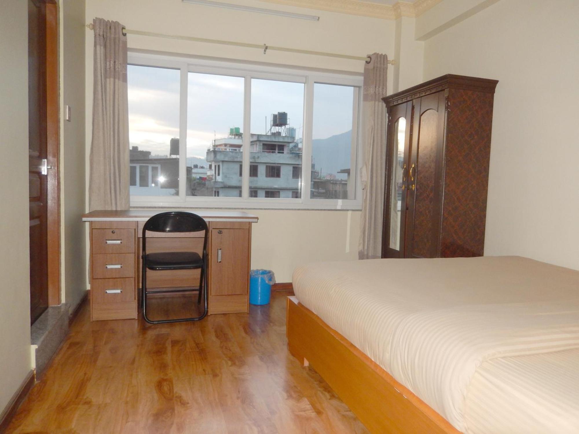 Shine Homestay Famille Francophone - Shine Home And Apartment Kathmandu Bagian luar foto