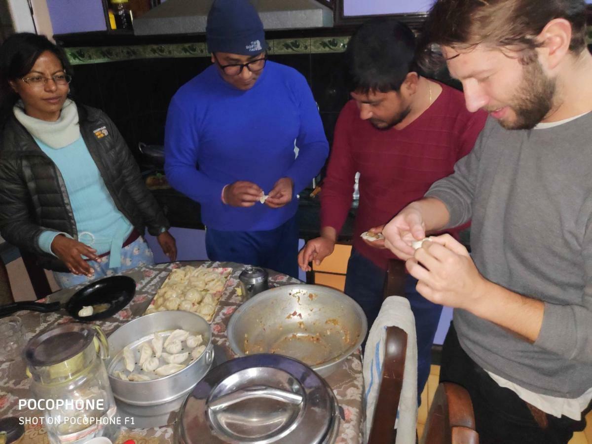 Shine Homestay Famille Francophone - Shine Home And Apartment Kathmandu Bagian luar foto